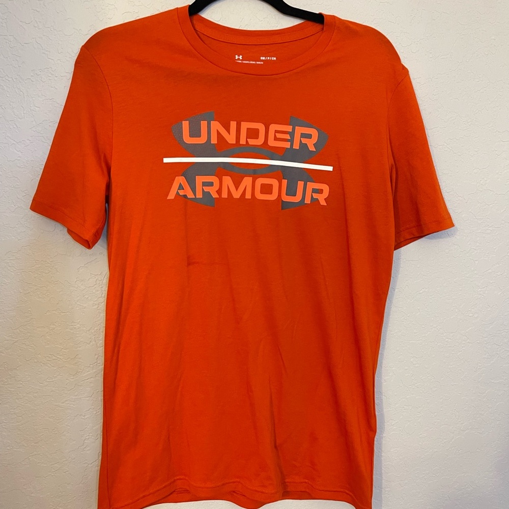 Men’s Small Under Armour Shirt